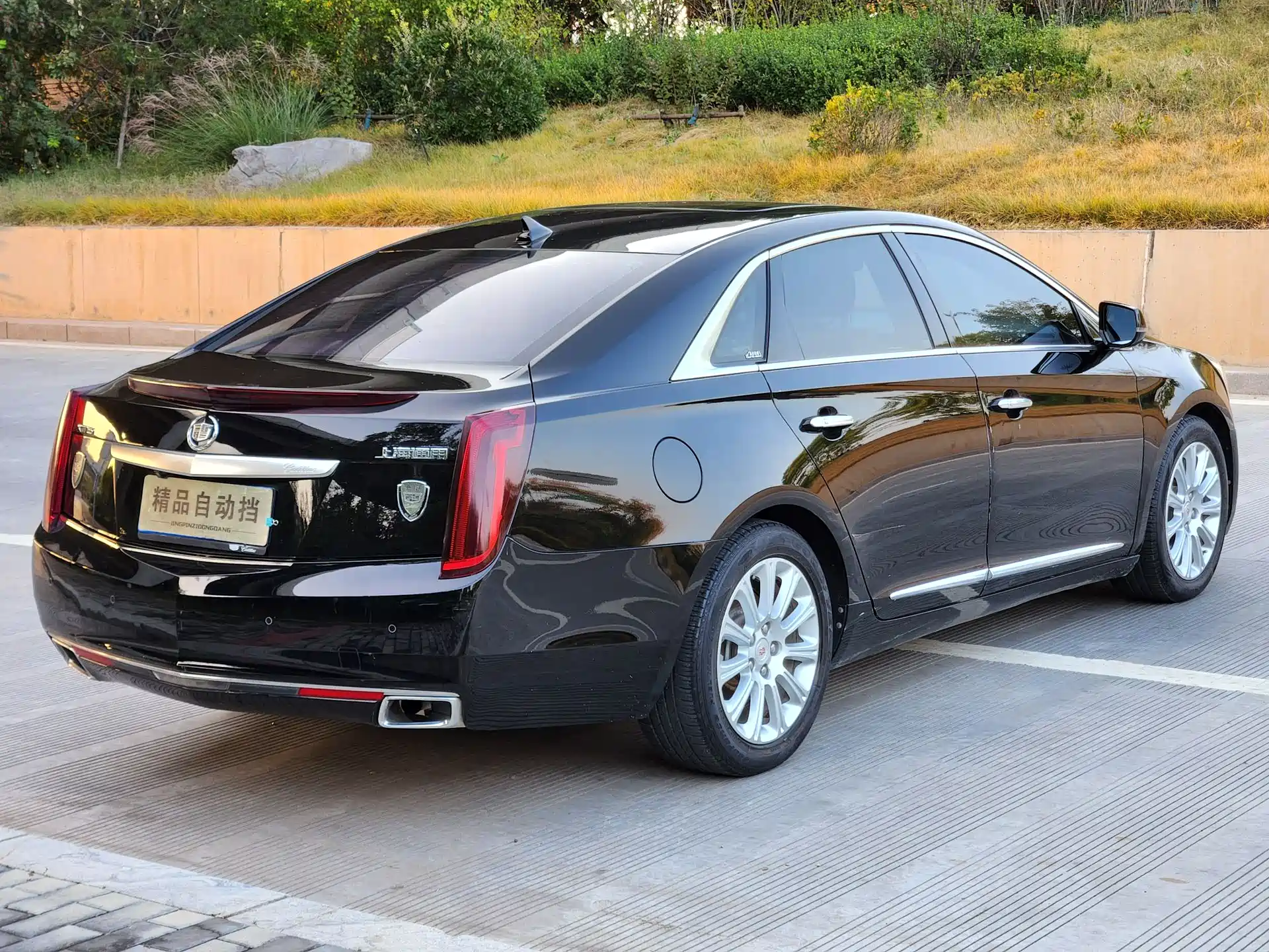 Photo 7 - Cadillac XTS