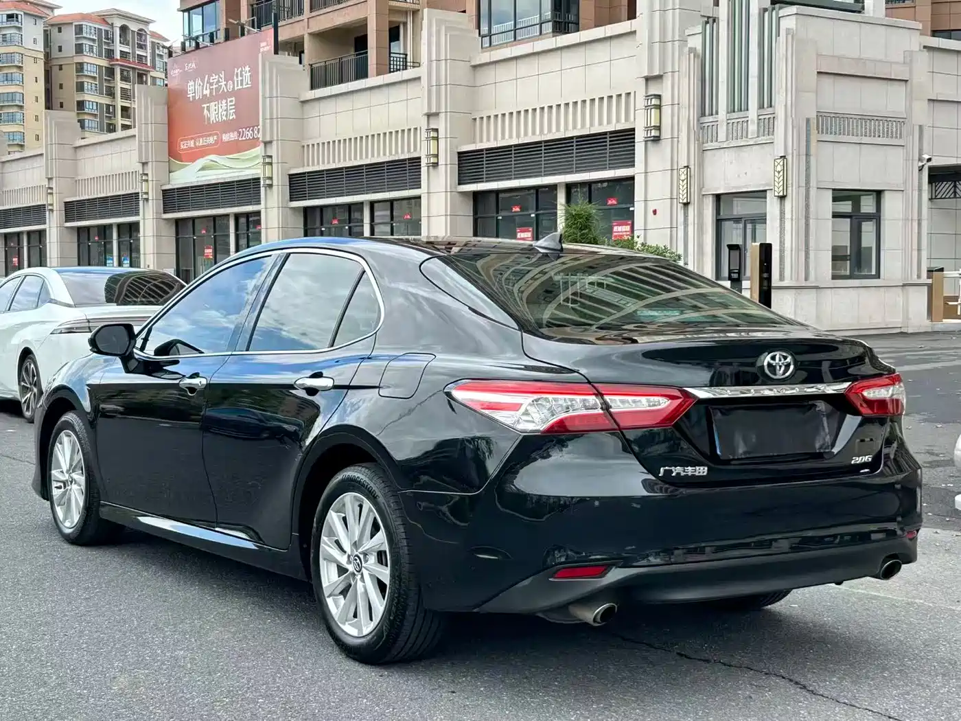 Toyota Camry 2021 2.0G Luxury Edition фото 9