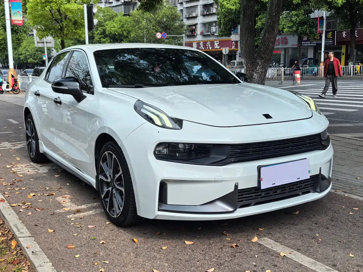 Lynk & Co 03 2020 2.0TD Auto Power Edition фото 3