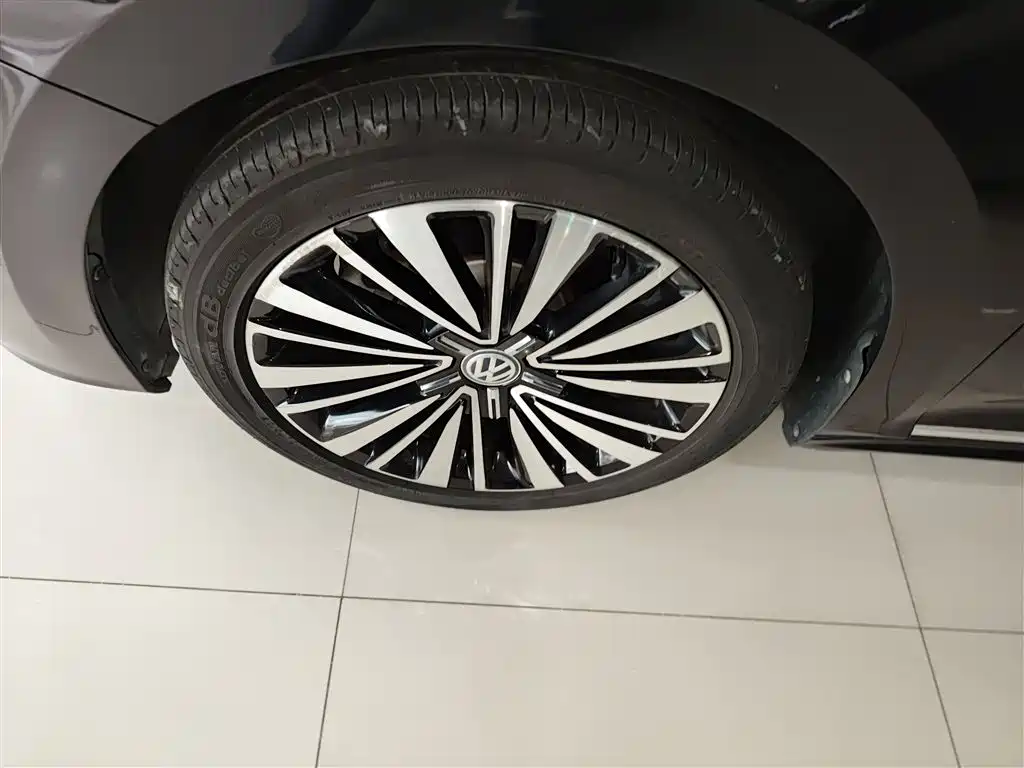 Volkswagen Passat 2019 330TSI Luxury Edition China VI фото 23