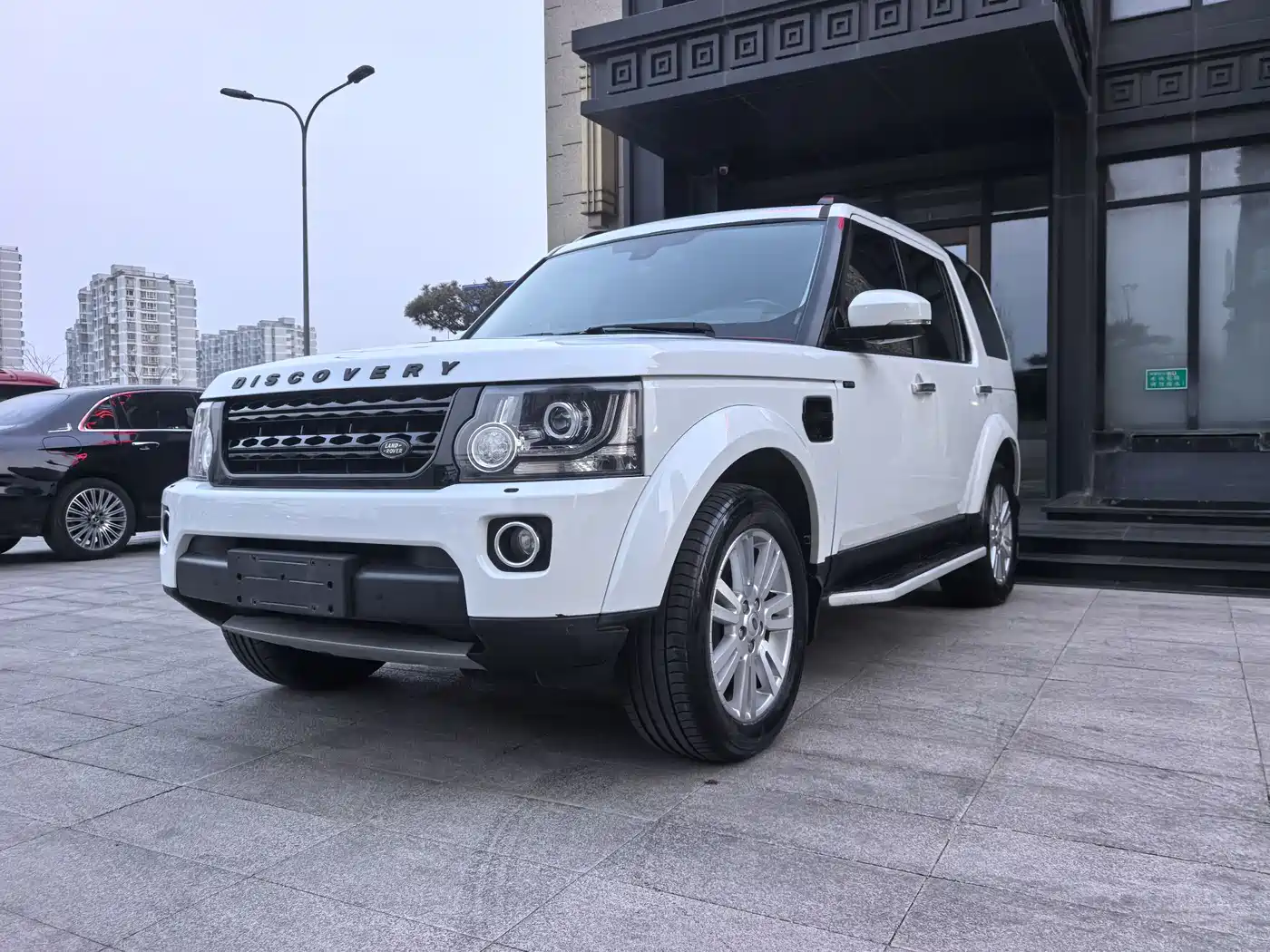 Land Rover Discovery 2016 3.0 SC V6 HSE фото 18