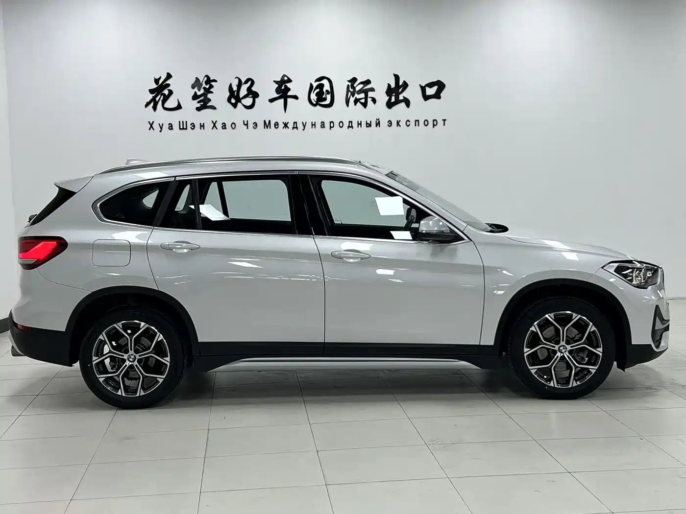 BMW X1 2022 sDrive20Li Fashion фото 4