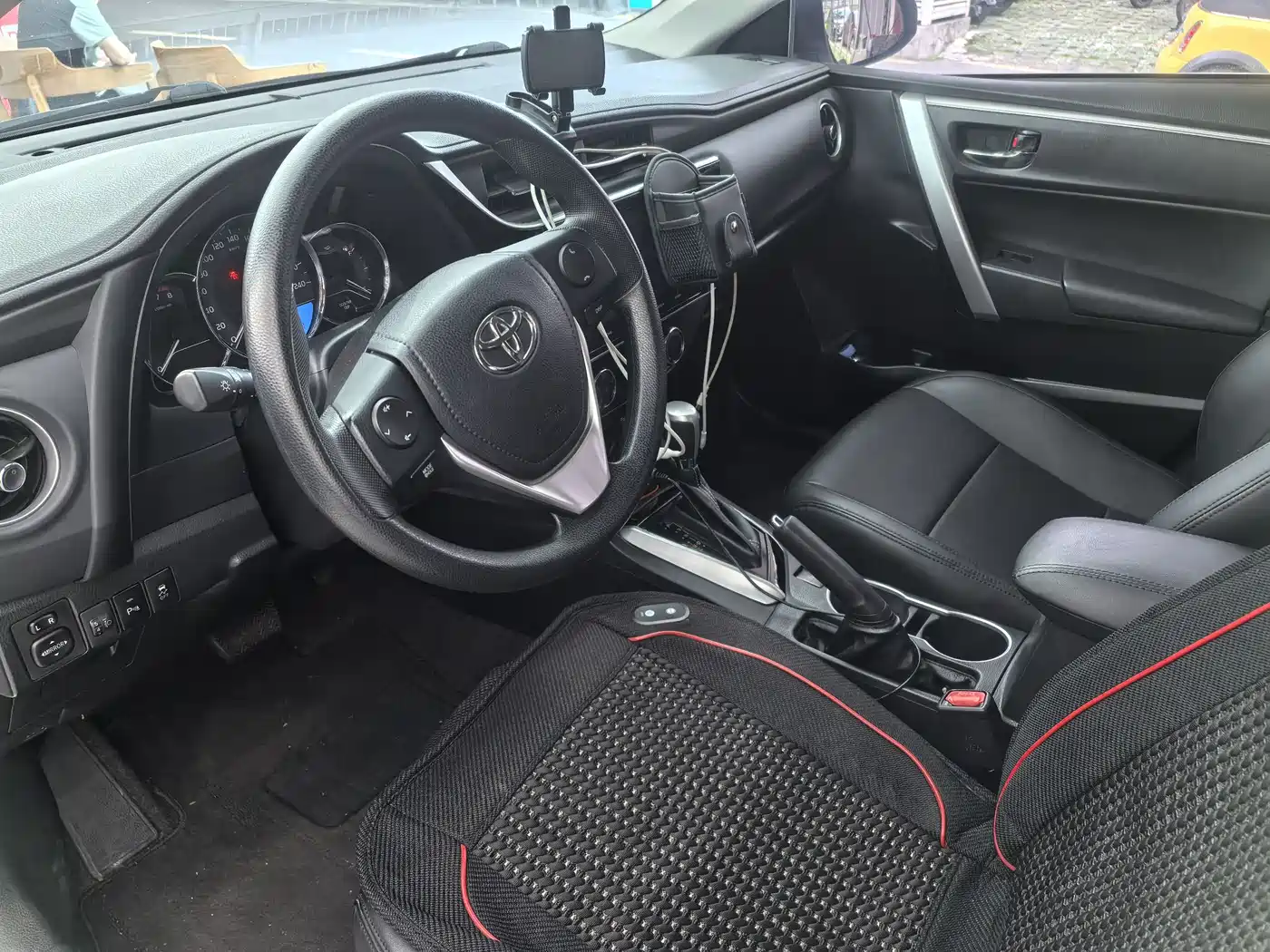 Toyota Levin 2017 Facelift 185T CVT Elite (China V) фото 8