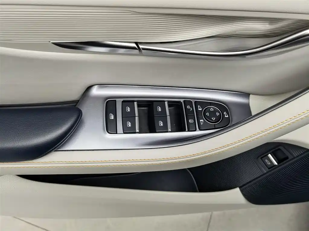 BYD Song PLUS PHEV 2024 Glory Edition EV 520km Flagship фото 9