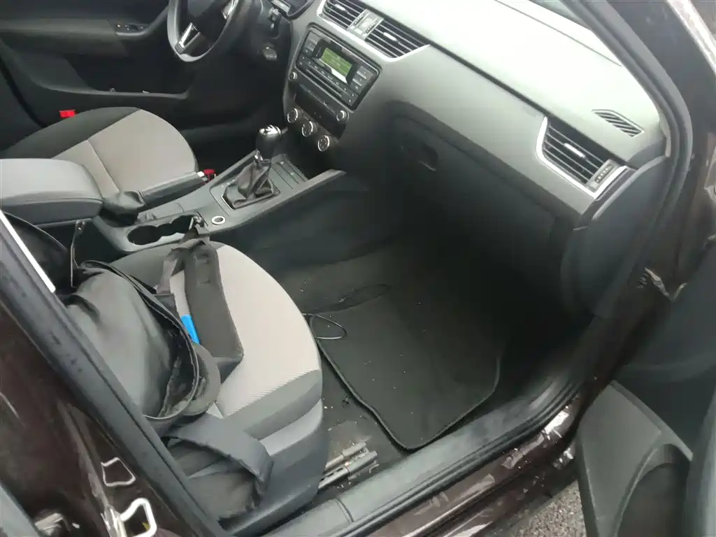 Škoda Octavia 2017 Classic 1.6L Automatic Comfort фото 20