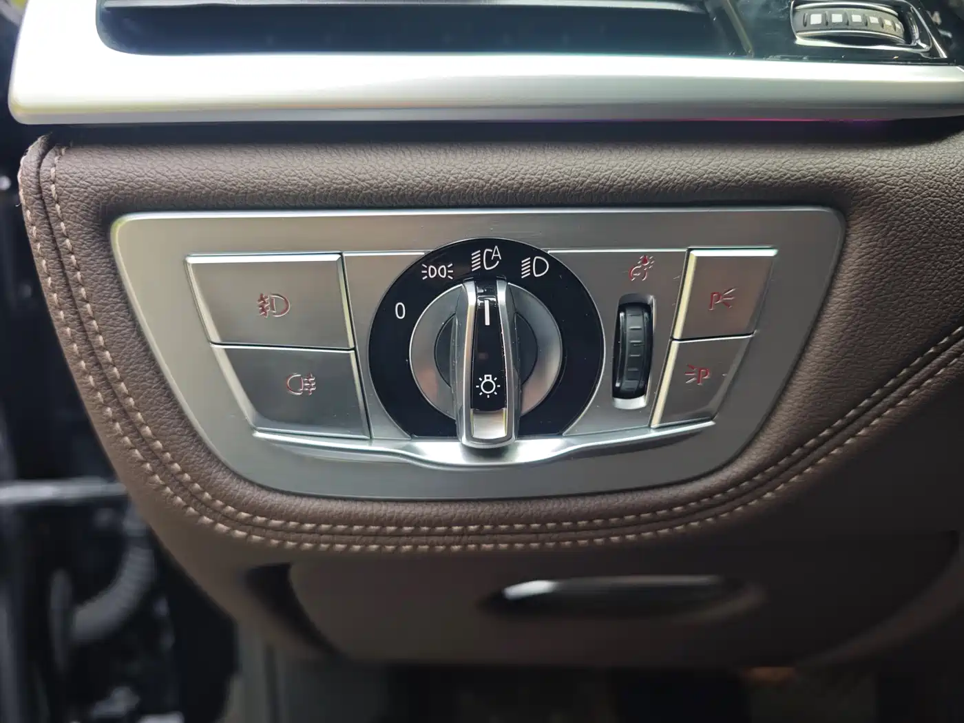 BMW 7 Series 2018 740Li Leading Type Excellence Package фото 14