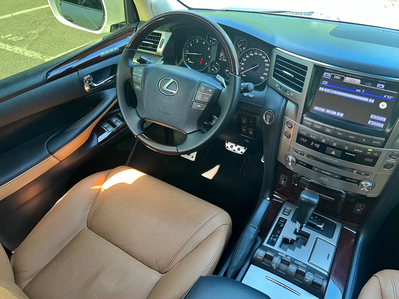 Lexus LX фото 18