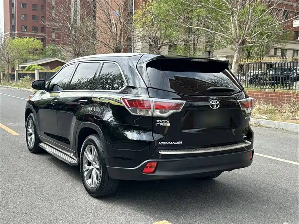 Toyota Highlander 2015 2.0T AWD Elite Edition 7-seater фото 8