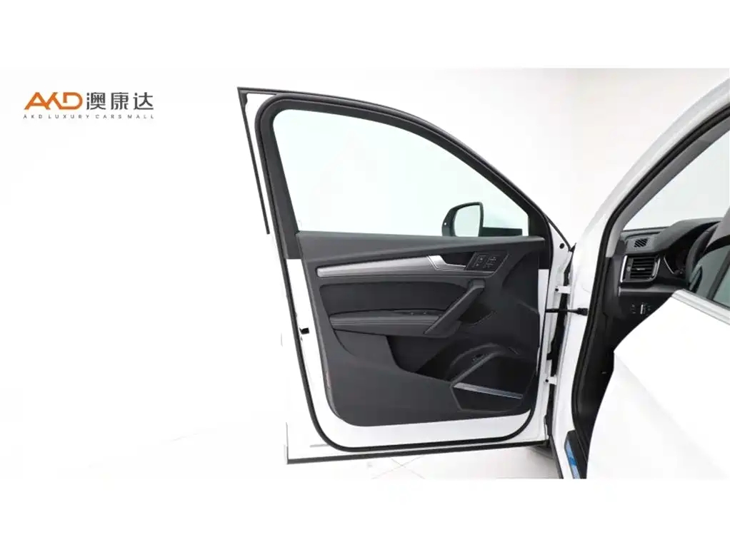 Audi Q5L 2022 Facelift 45T Luxury Dynamic фото 10