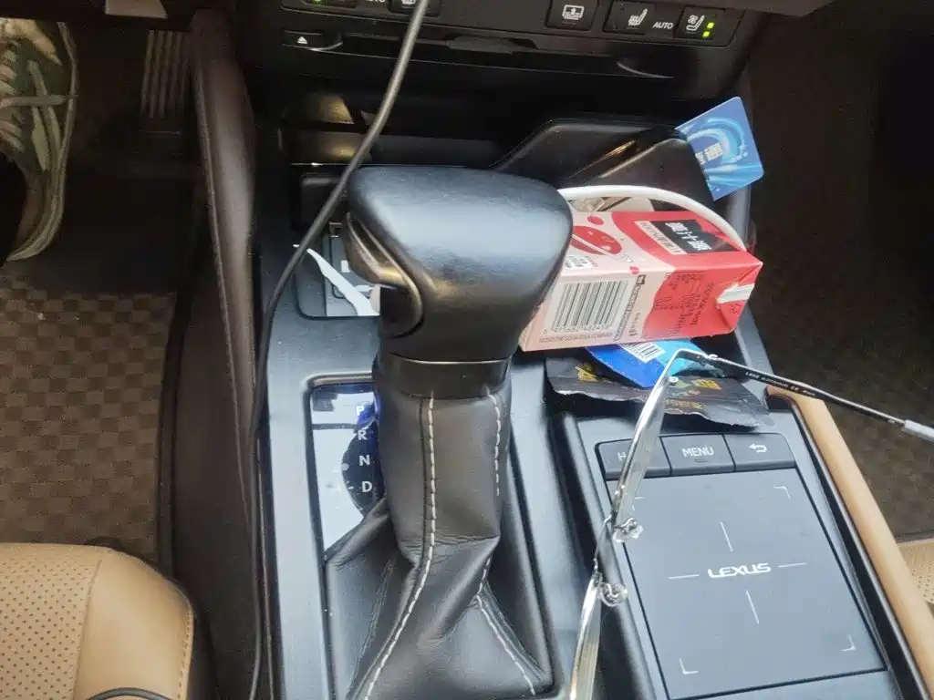 Фото 7 - Lexus ES