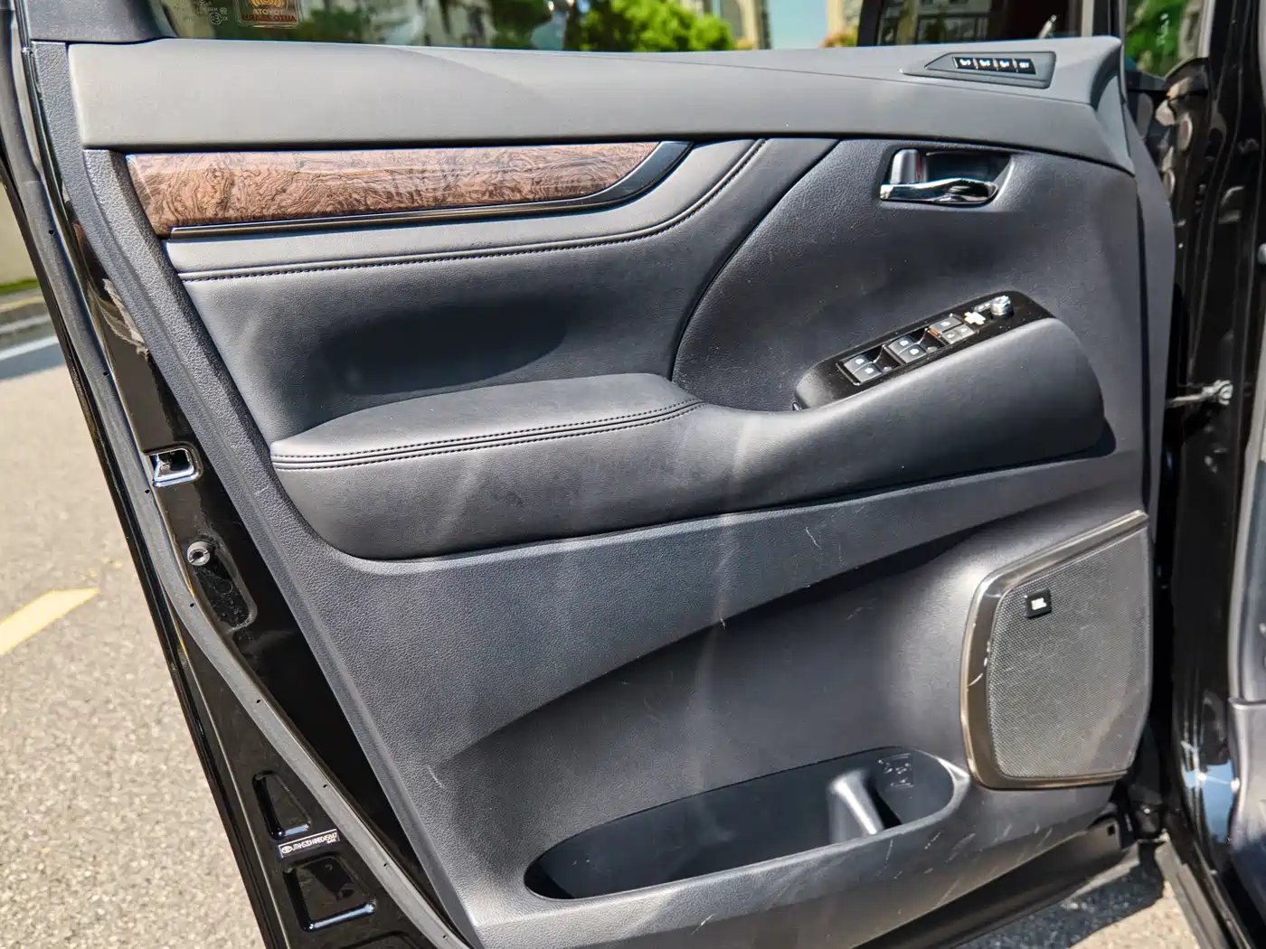 Toyota Vellfire 2021 Crown Hybrid 2.5L HV Premium Edition фото 19