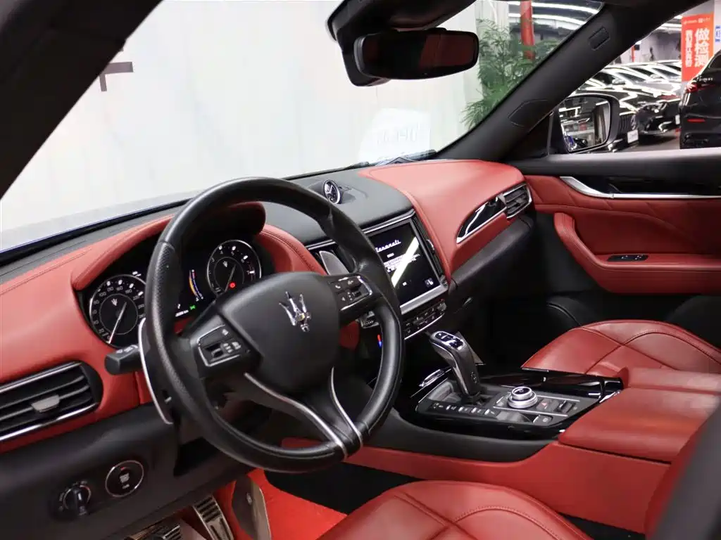 MASERATI LEVANTE