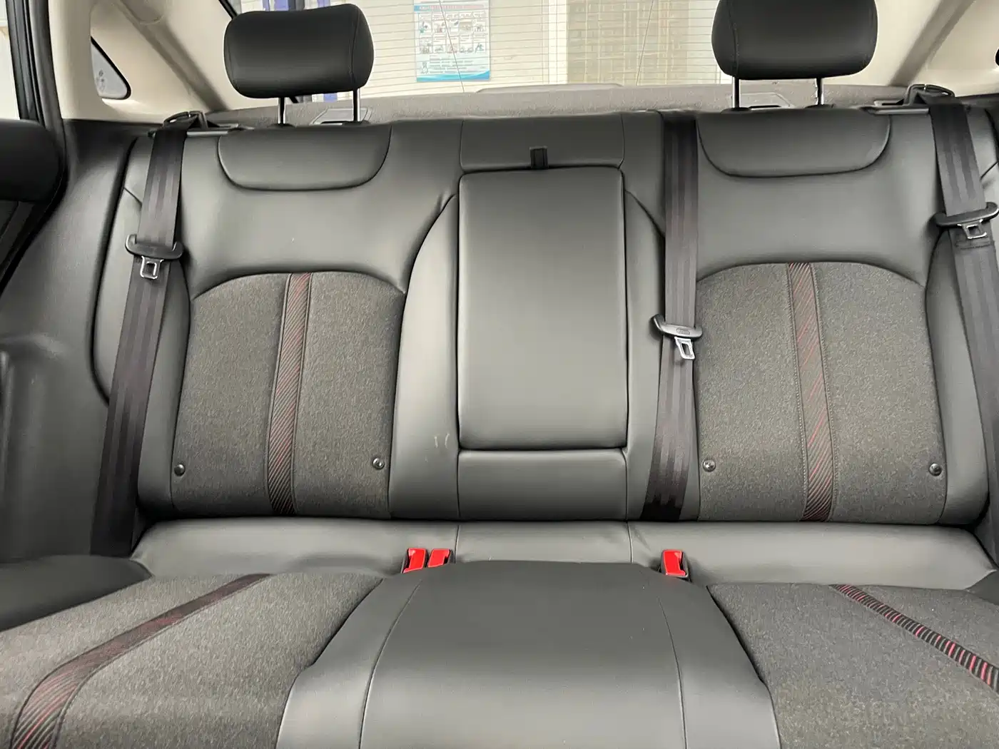 DONGFENG YI HYUN MAX