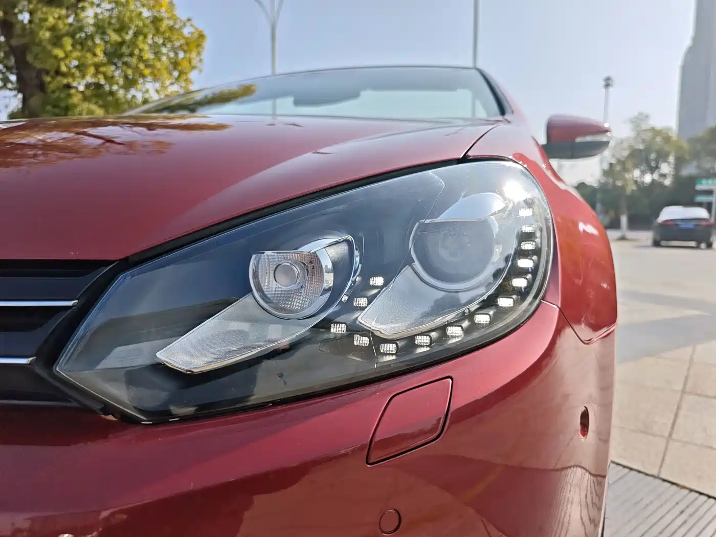 Volkswagen Golf (Import) 2012 1.4TSI Luxury Convertible Edition фото 14