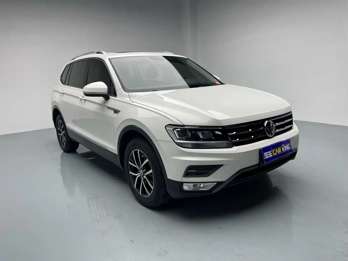 Volkswagen Tiguan L 2018 Facelift 330TSI Automatic 2WD Luxury Edition фото 3