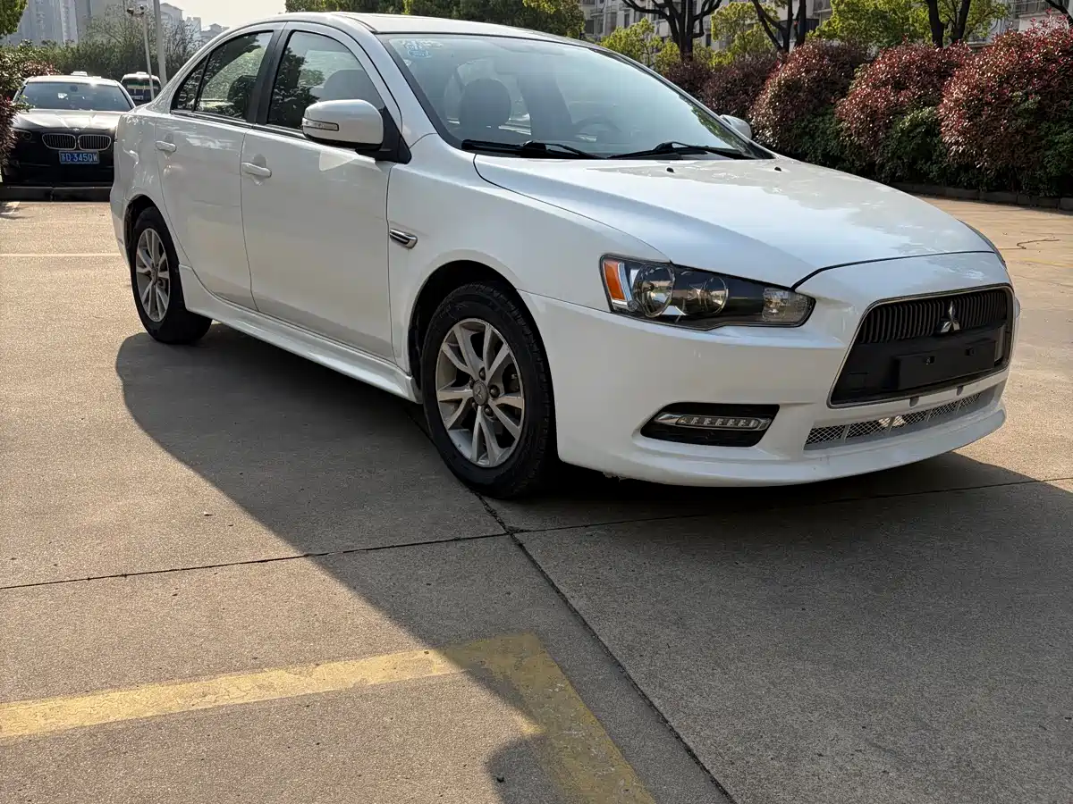 Mitsubishi Lancer EX 2012 Zhishang 1.8L CVT Luxury фото 3