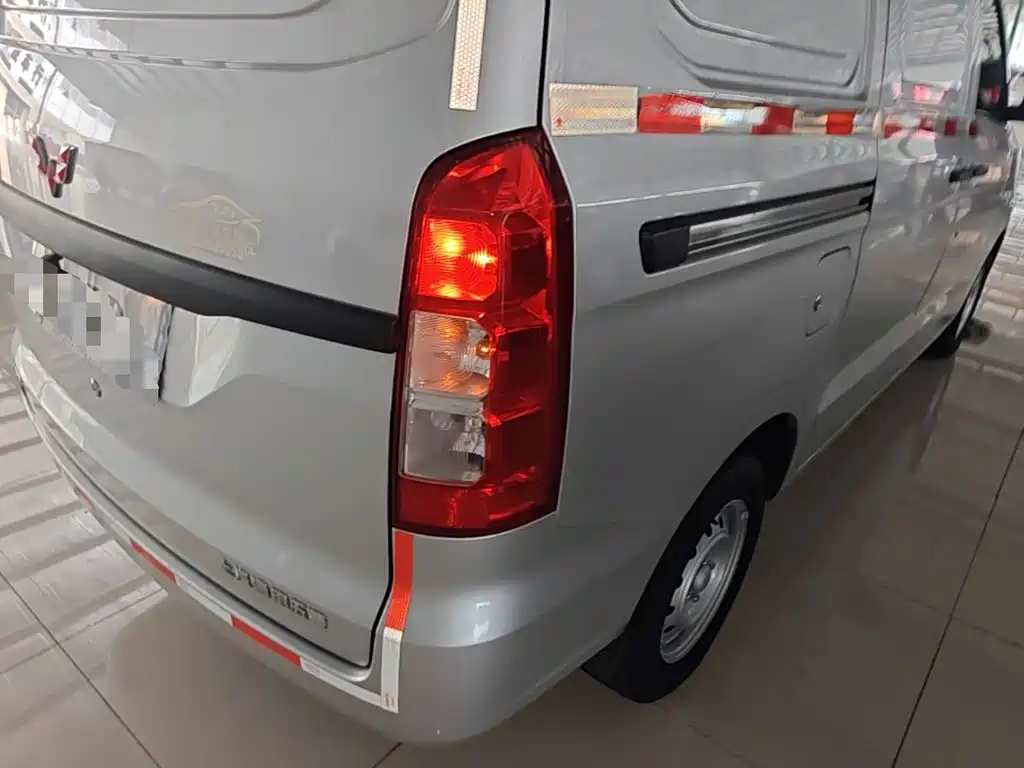 Wuling Motors Wuling Hongguang V 2024 2022 1.5L Power Take Edition Enclosed Van Electric Power Steering LAR