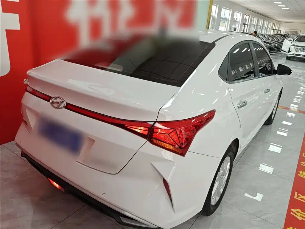 Hyundai Verna 2020 1.4L CVT GLS Cool Edition фото 7
