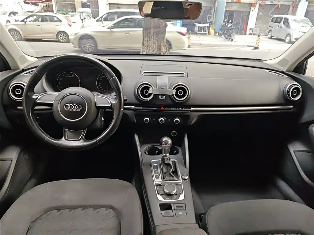 Audi A3 2016 Limousine 35 TFSI Progressive фото 12