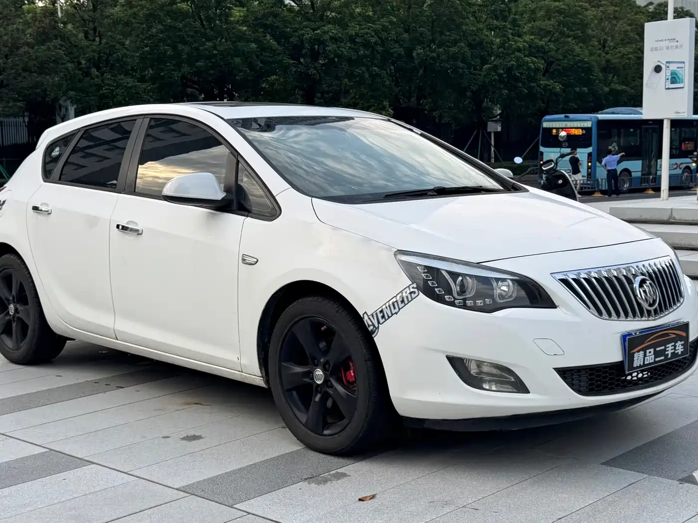 Buick Excelle 2010 2010 XT 1.6L Automatic Fashion
