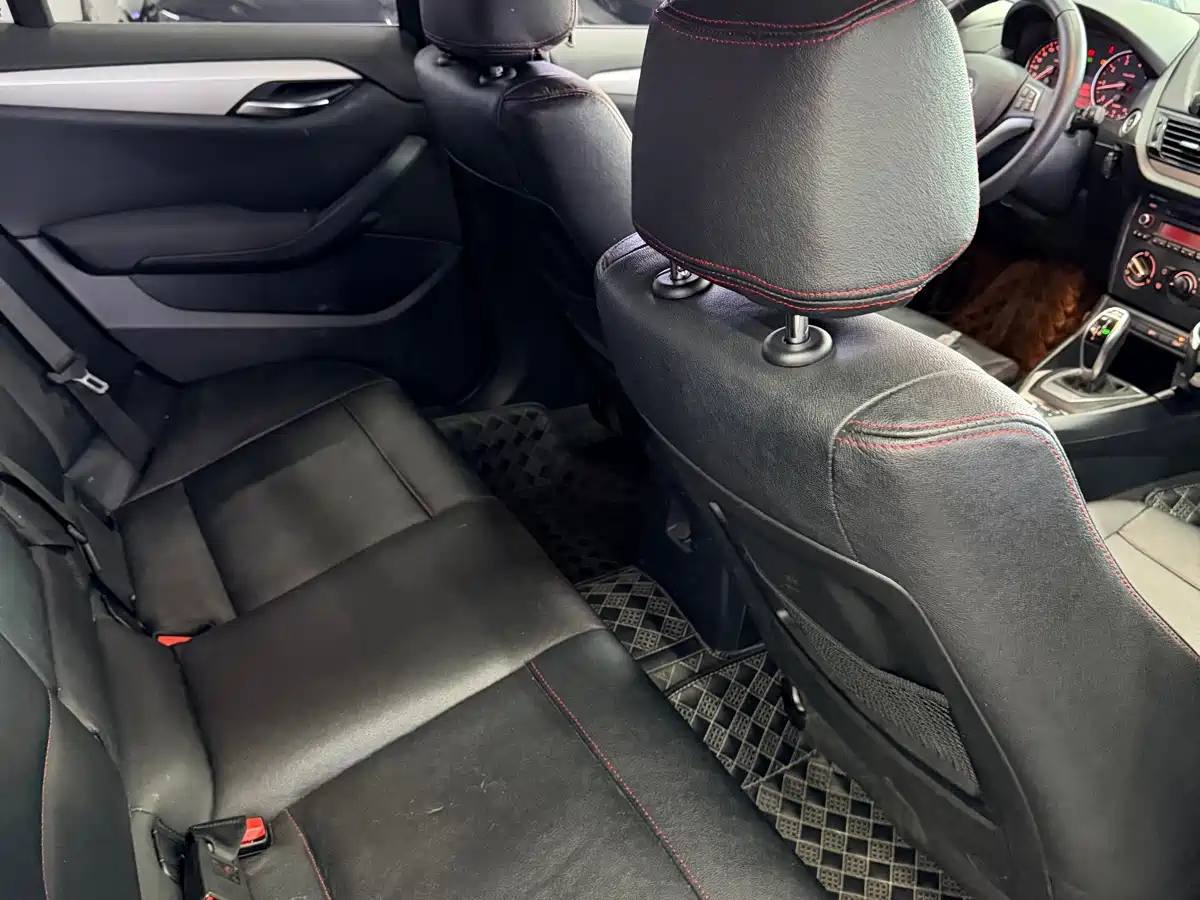 BMW X1 2014 sDrive18i Fashion Edition фото 18