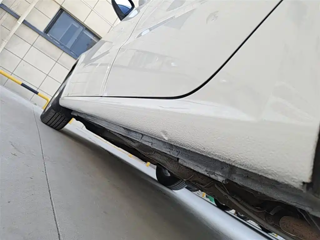 Volkswagen Lavida 2015 1.6L Automatic Trend Edition фото 22