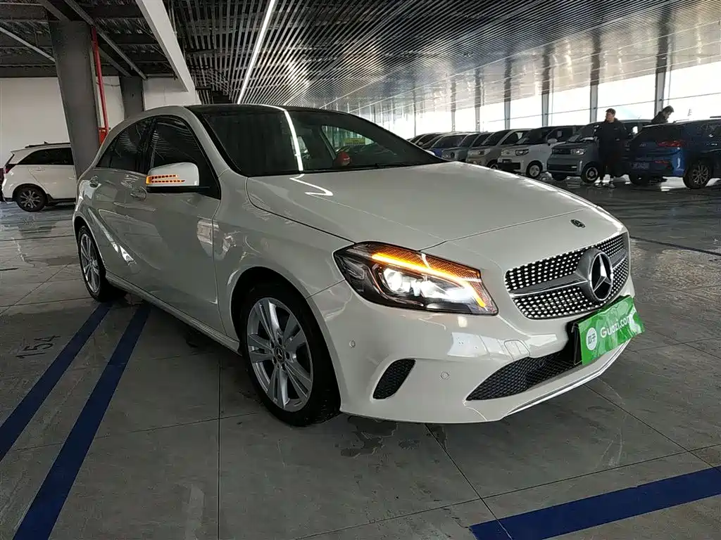 Mercedes-Benz A-Class (Import) 2017 Facelift A 200 Dynamic фото 4