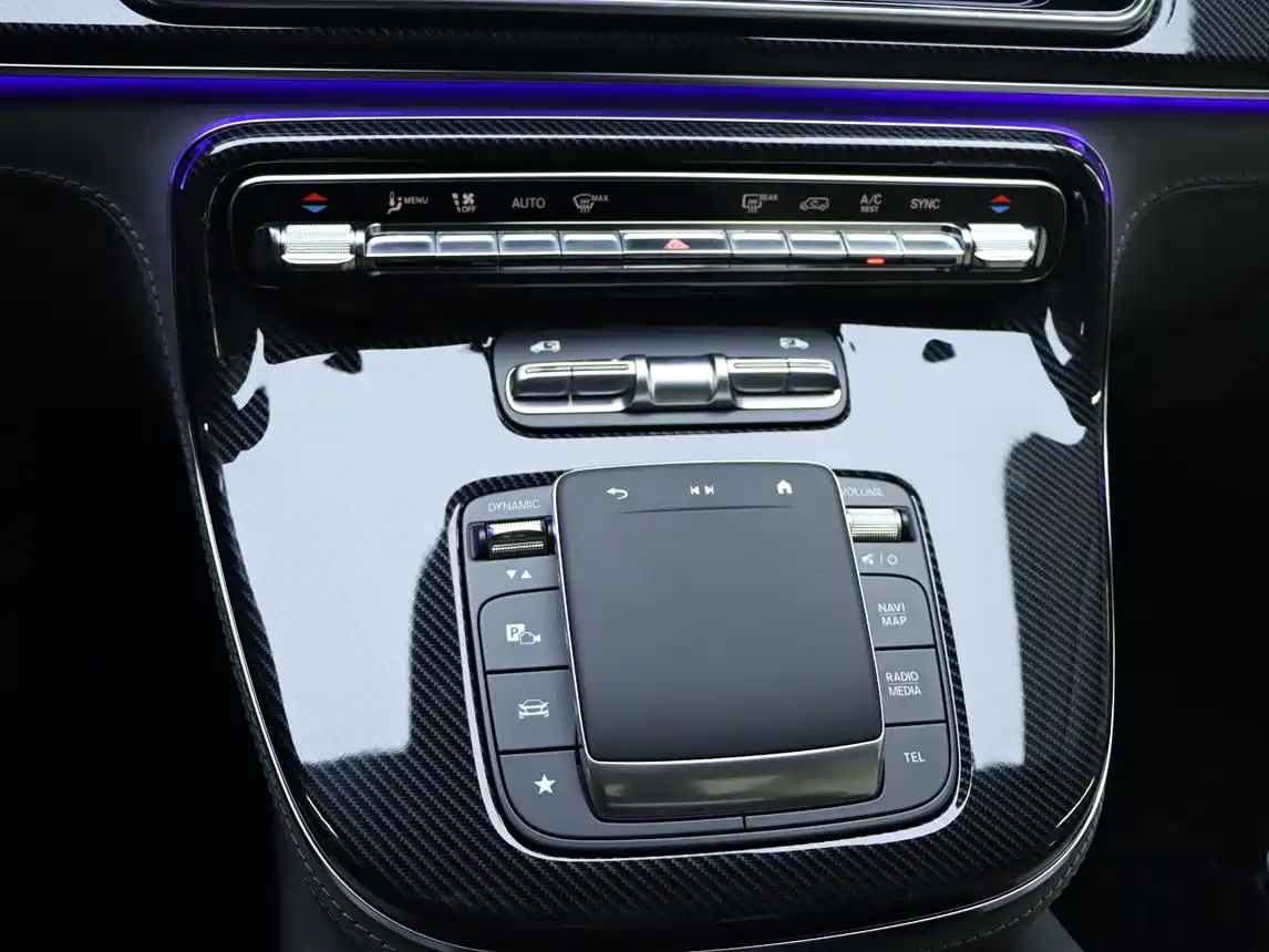 Mercedes-Benz V-Class 2024 V 300 L Long Wheelbase Premium фото 19
