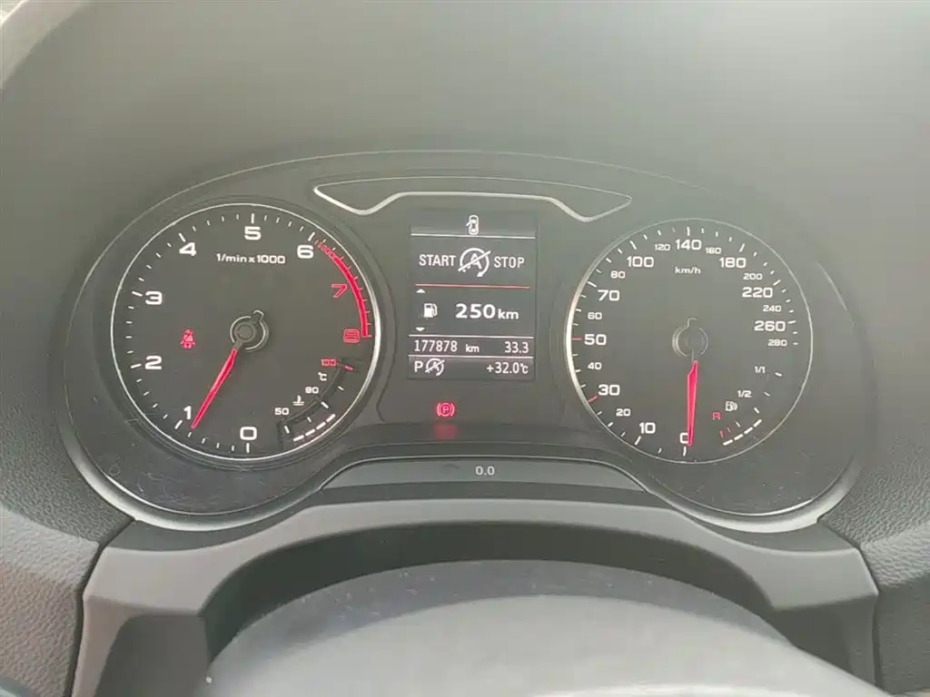 Audi A3 (Import) 2014 Sportback 40 TFSI S line Comfort фото 12
