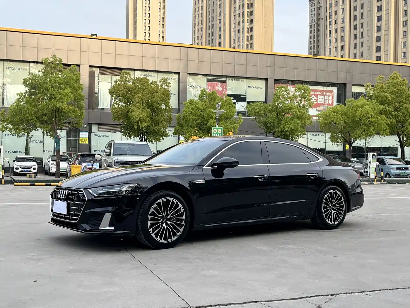 Audi A7L 2024 45 TFSI Luxury фото 2
