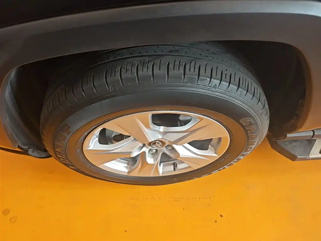 Toyota RAV4 Rongfang 2023 2.0L CVT 2WD Urban Edition фото 25