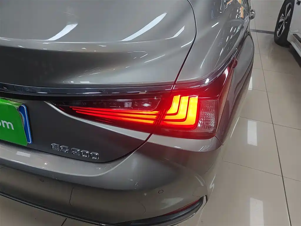Lexus ES 2018 200 Excellence Edition China V фото 24