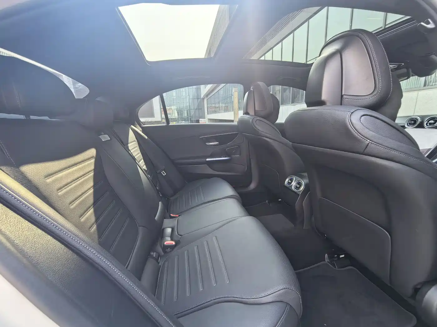 Mercedes-Benz C-Class 2024 Facelift C 260 L 4MATIC Sport фото 14