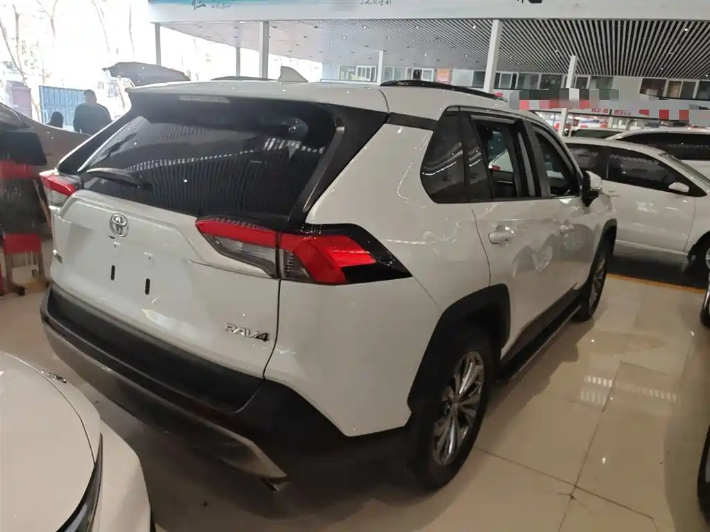 Toyota RAV4 Rongfang 2023 2.0L CVT FWD Style Plus Edition фото 7
