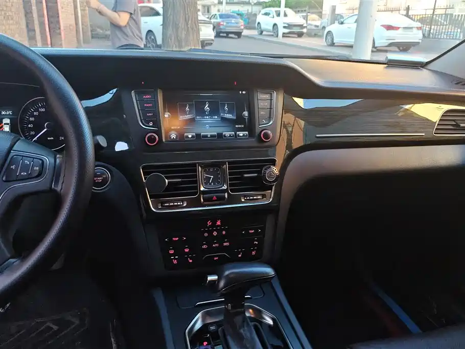 Hongqi H7 2019 1.8T Comfort Edition фото 13