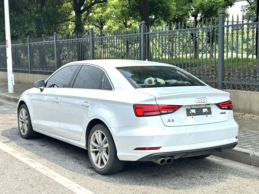 Audi A3 2018 30th Anniversary Limousine 35 TFSI Progressive фото 5
