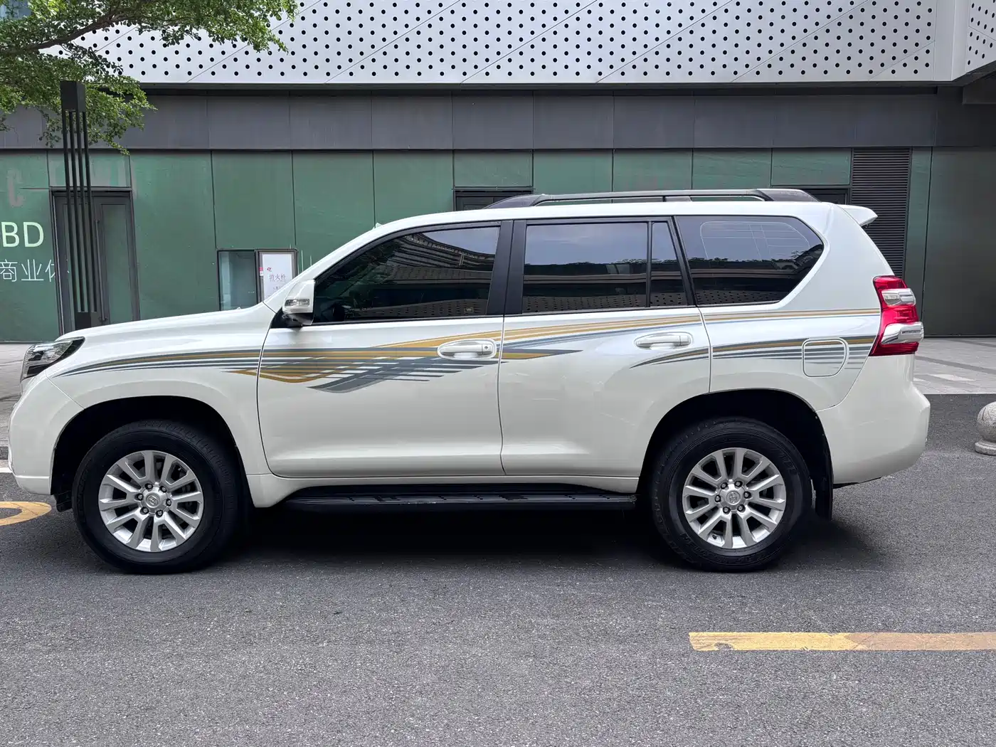 TOYOTA PRADO