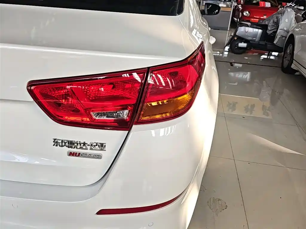 Kia K5 2015 2.0L Automatic GL фото 8