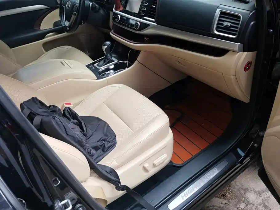 Toyota Highlander 2015 2.0T AWD Luxury Edition 7-seater фото 8