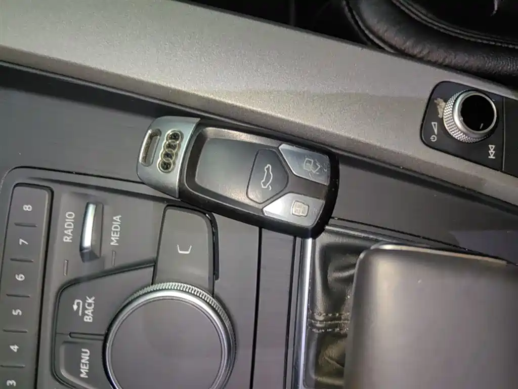 Audi A4L 2018 30th Anniversary 40 TFSI Progressive фото 9