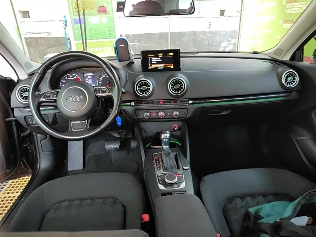 Audi A3 2016 Sportback 35 TFSI Leadership фото 10