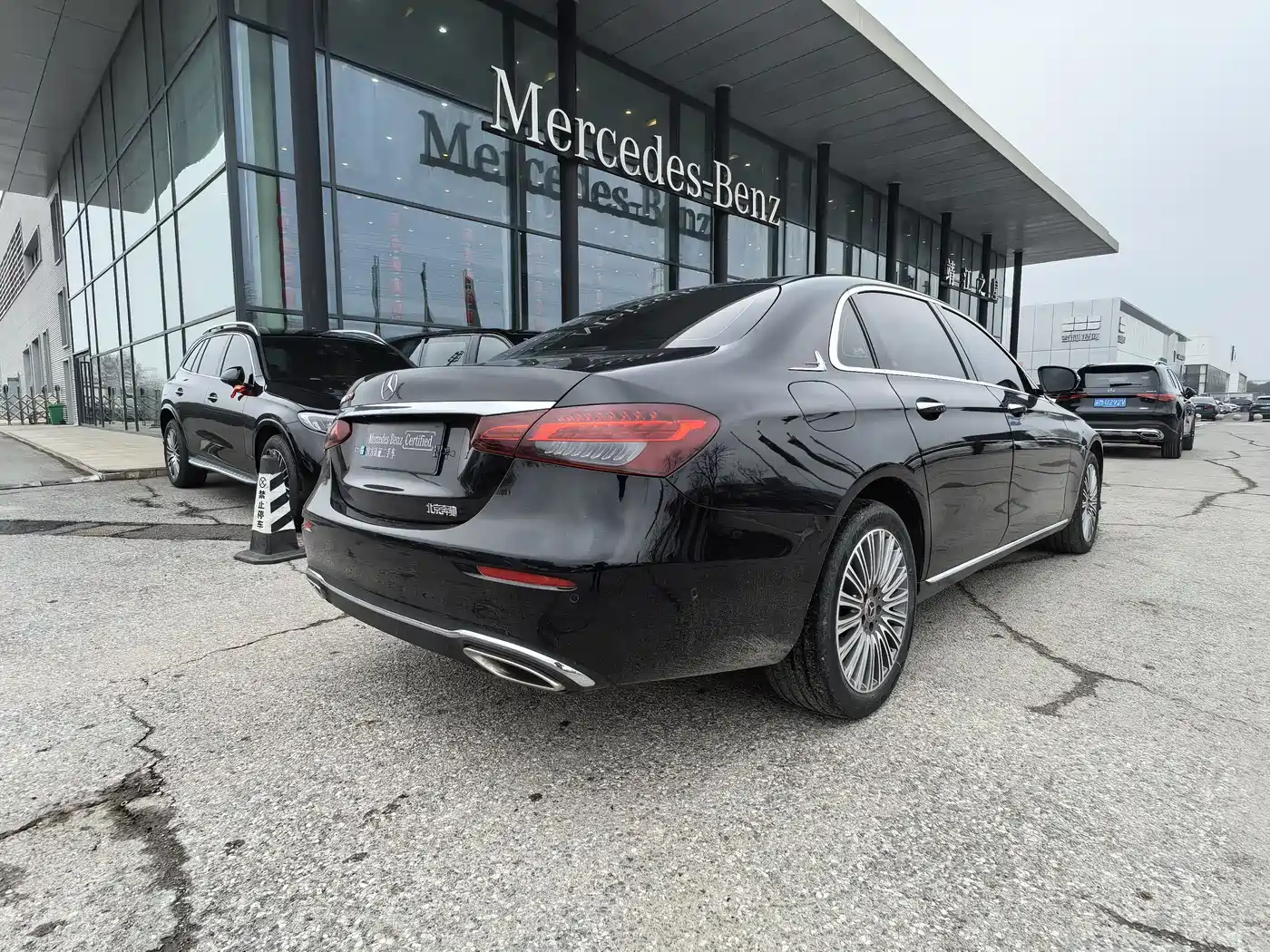 Mercedes-Benz E-Class 2023 E 300 L Fashion фото 8