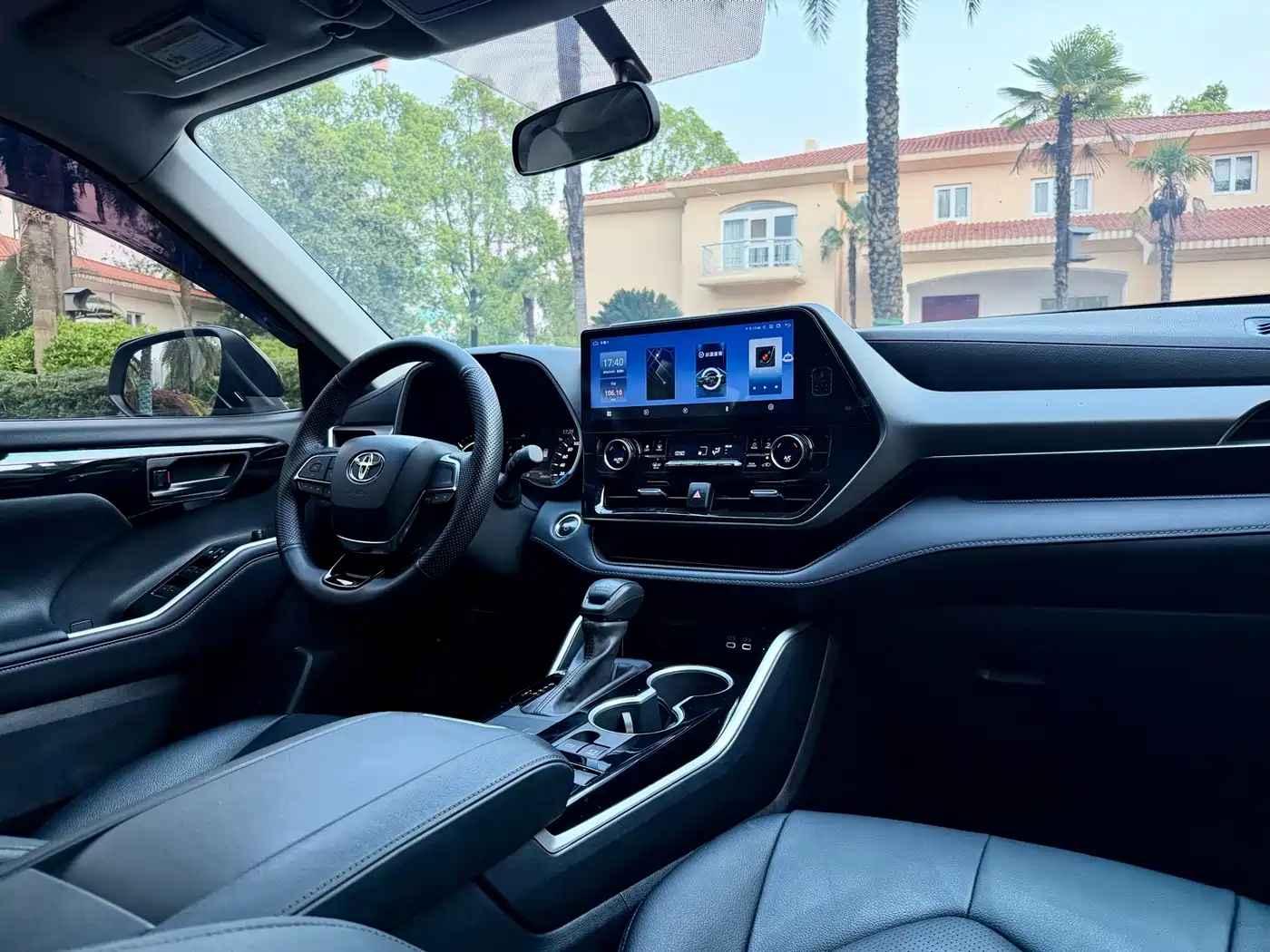 Toyota Highlander 2024 2.5L Smart Hybrid 4WD Elite 7-seater фото 9