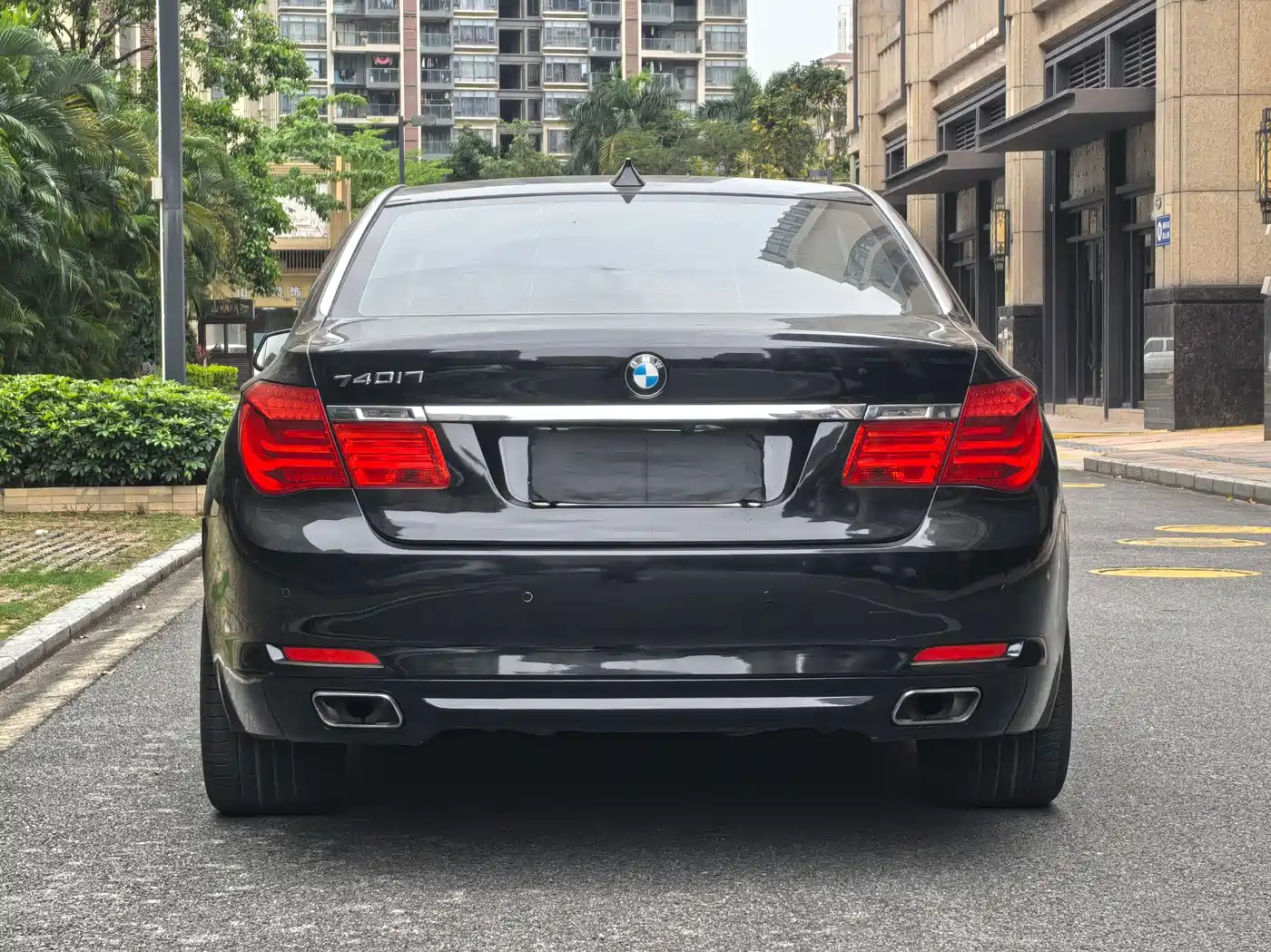 BMW 7 Series 2009 Model 740Li Leading Edition фото 4