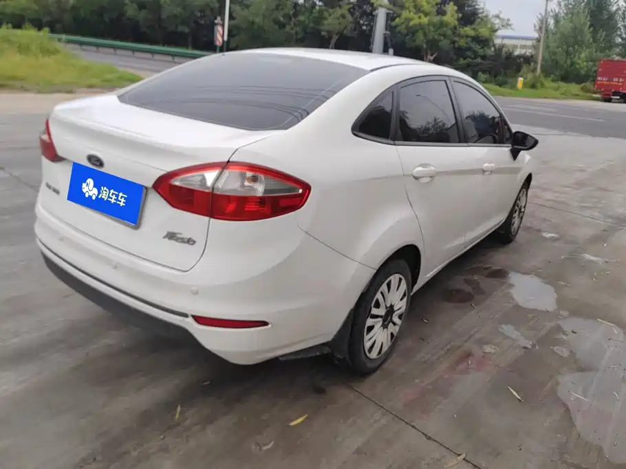 Фото 3 - Ford Fiesta