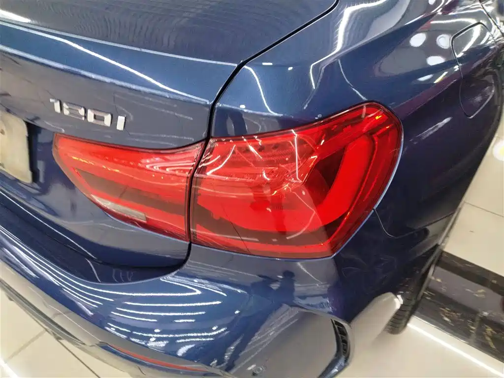 BMW 1-SERIES
