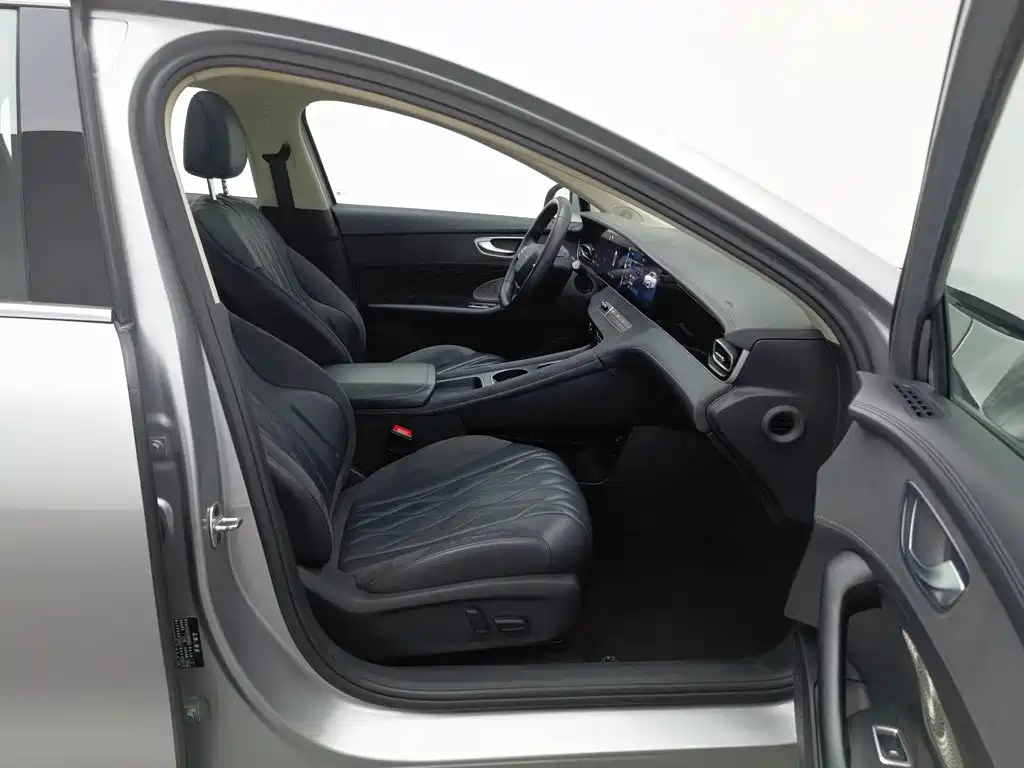 Roewe D7 2023 2023 DMH 125km Flagship Edition