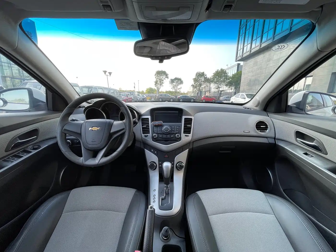 Chevrolet Cruze 2013 Model 1.8L SE AT фото 8