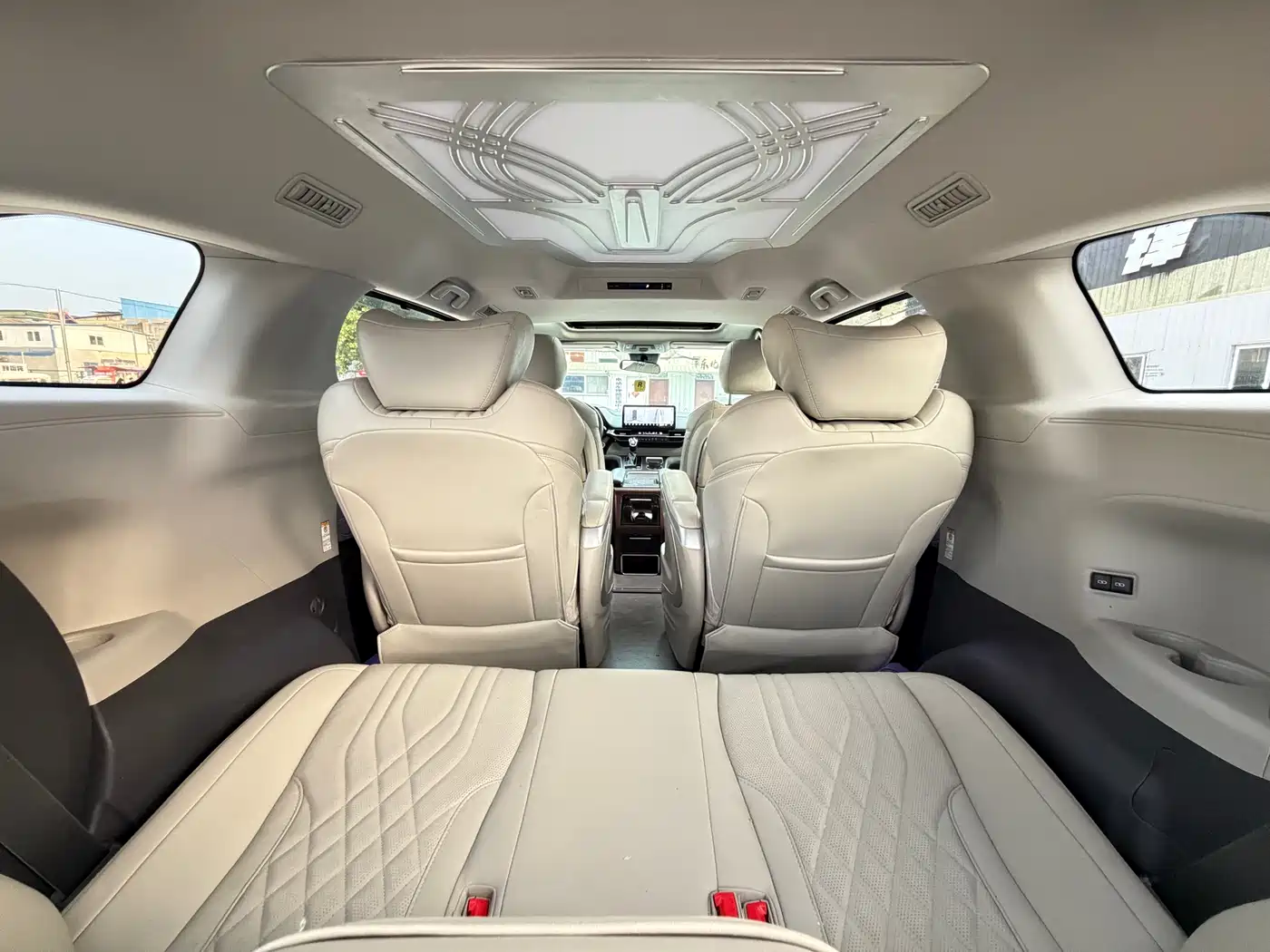 Toyota Sienna 2023 2.5L Hybrid Comfort Edition фото 12