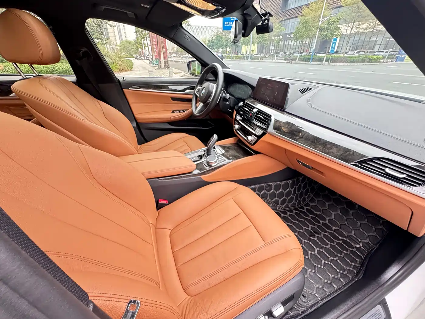 BMW 5 Series 2019 530Li Leading M Sport Package фото 30